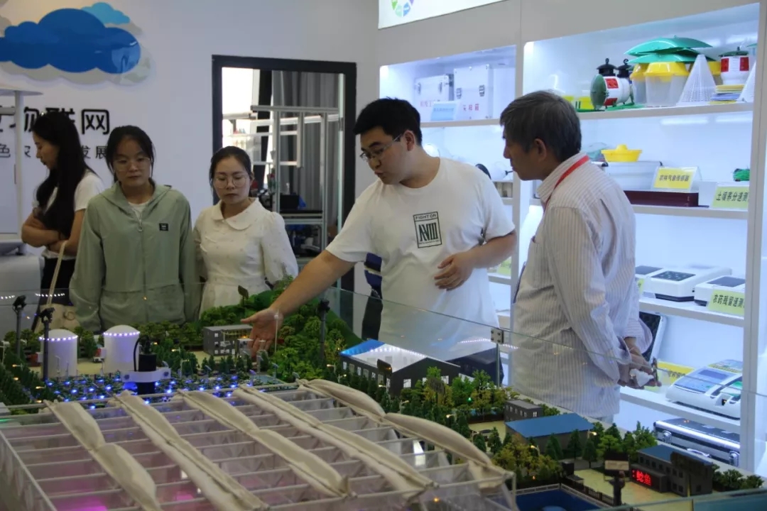 �Ͼ��r(n��ng)�I(y��)��W(xu��)�Ա�ƽ���ڵ��I(l��ng)��(d��o)һ���W�R���w�Ƽ����L�{(di��o)��